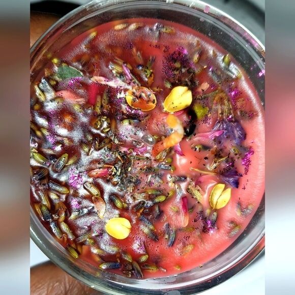 HAND Crafted 𝅺Love Struck natural Candle  - Picture 3 of 8